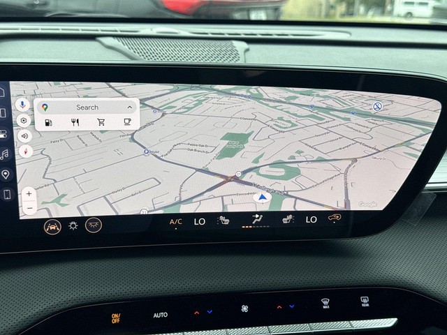 Buick Enclave Vehicle Full-screen Gallery Image 18