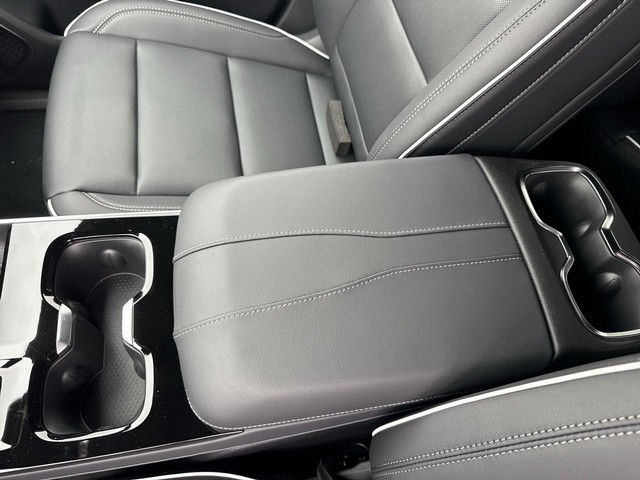 Buick Enclave Vehicle Full-screen Gallery Image 21