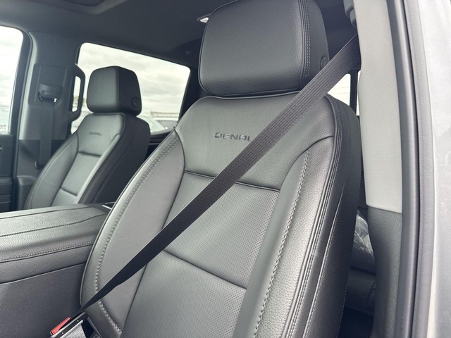 GMC Sierra 1500 Vehicle Full-screen Gallery Image 11