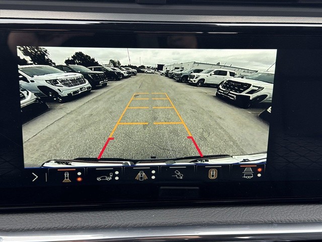 GMC Sierra 1500 Vehicle Full-screen Gallery Image 17