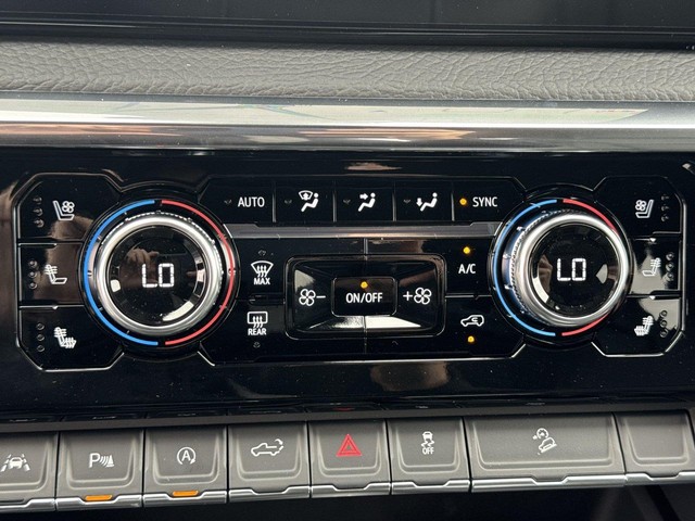 GMC Sierra 1500 Vehicle Full-screen Gallery Image 19