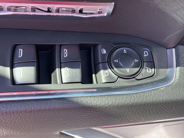 GMC Sierra 1500 Vehicle Full-screen Gallery Image 13