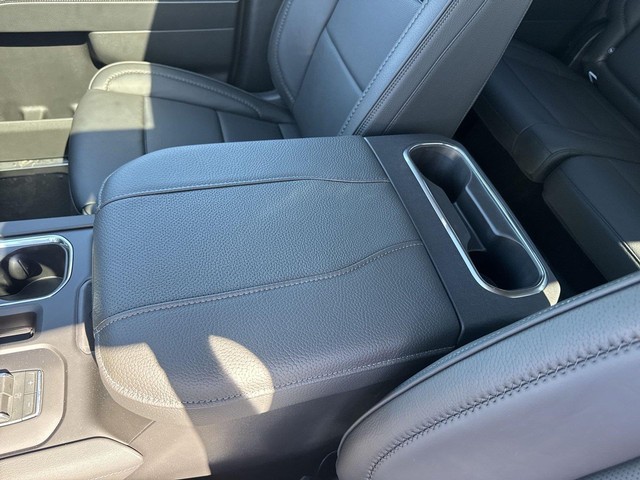 GMC Sierra 1500 Vehicle Full-screen Gallery Image 21