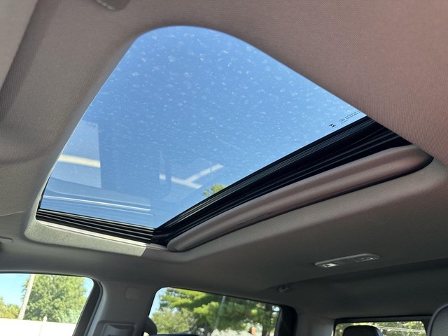 GMC Sierra 1500 Vehicle Full-screen Gallery Image 22