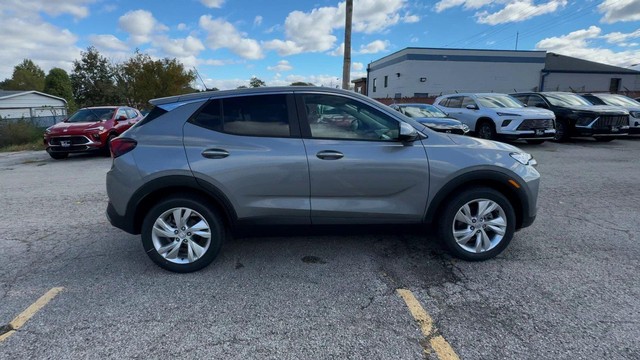 Buick Encore GX Vehicle Full-screen Gallery Image 02