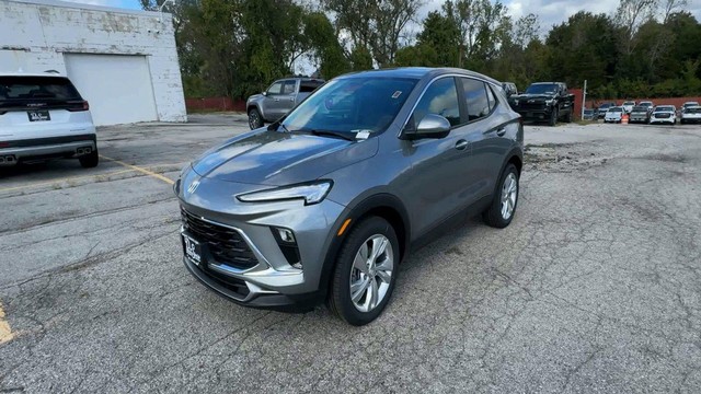 Buick Encore GX Vehicle Full-screen Gallery Image 05