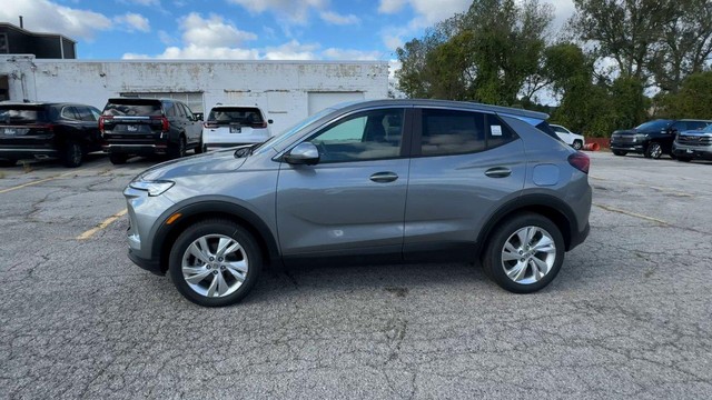 Buick Encore GX Vehicle Full-screen Gallery Image 06