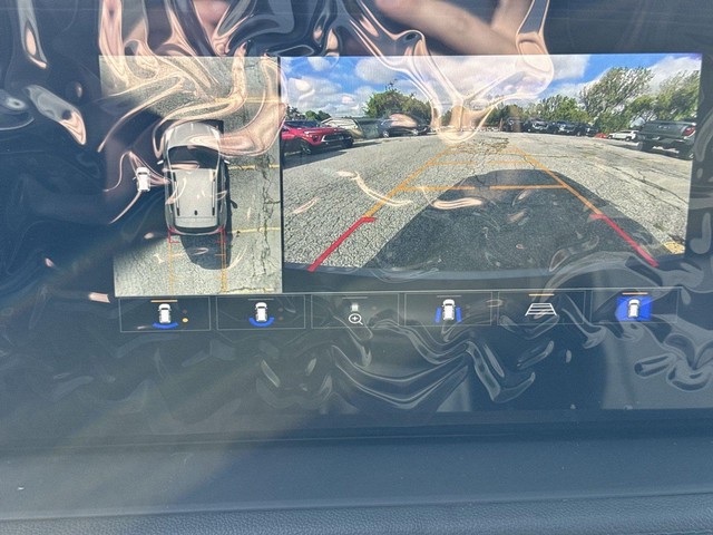 Buick Encore GX Vehicle Full-screen Gallery Image 17