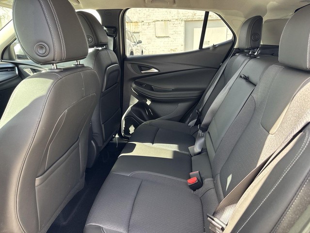 Buick Encore GX Vehicle Full-screen Gallery Image 21
