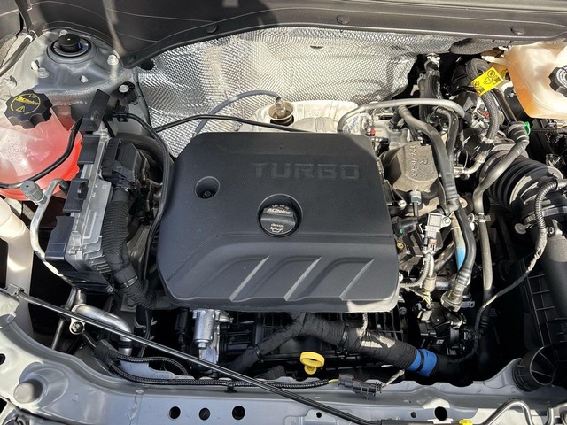 Buick Encore GX Vehicle Full-screen Gallery Image 24