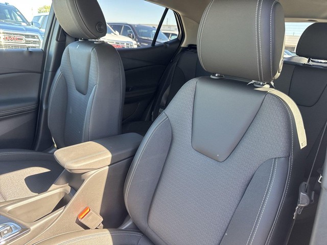 Buick Encore GX Vehicle Full-screen Gallery Image 11