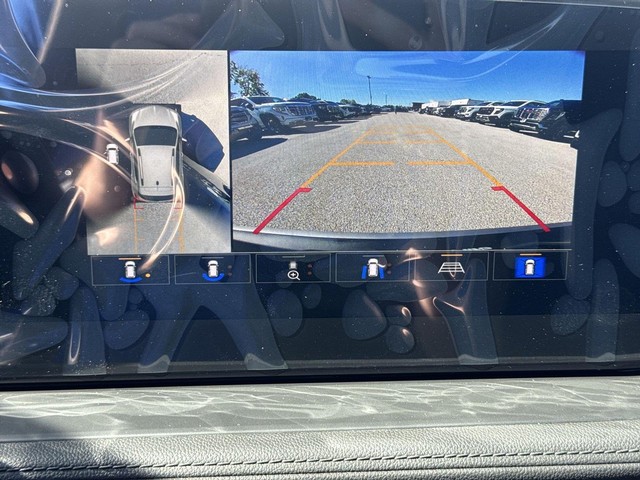 Buick Encore GX Vehicle Full-screen Gallery Image 17