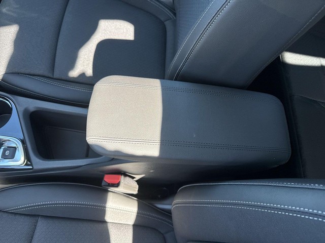 Buick Encore GX Vehicle Full-screen Gallery Image 20