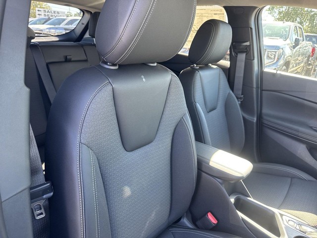 Buick Encore GX Vehicle Full-screen Gallery Image 23