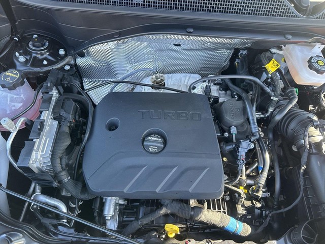 Buick Encore GX Vehicle Full-screen Gallery Image 24