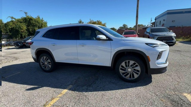 Buick Enclave Vehicle Full-screen Gallery Image 03