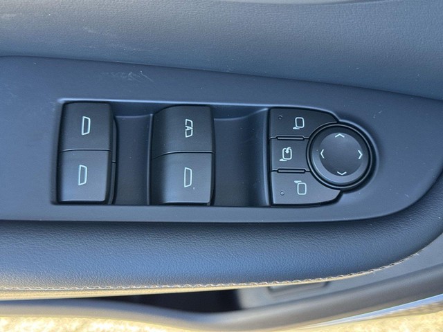 Buick Enclave Vehicle Full-screen Gallery Image 13
