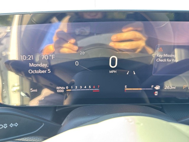 Buick Enclave Vehicle Full-screen Gallery Image 15