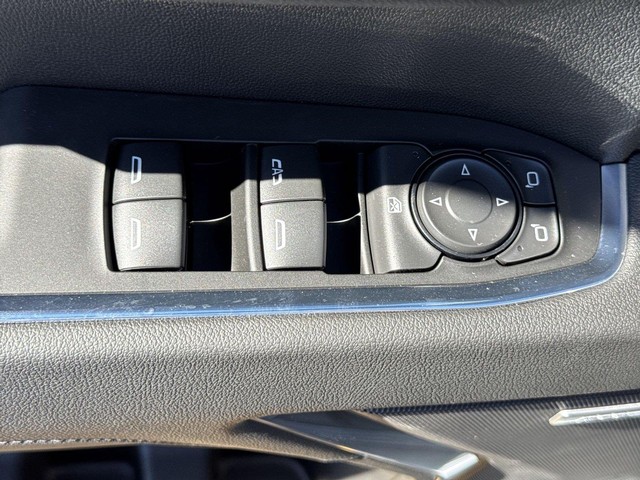 GMC Sierra 1500 Vehicle Full-screen Gallery Image 13