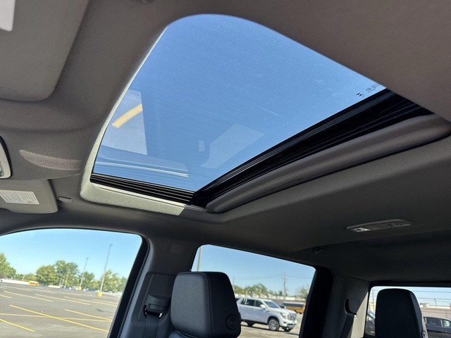 GMC Sierra 1500 Vehicle Full-screen Gallery Image 22