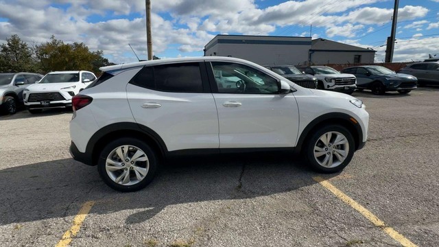 Buick Encore GX Vehicle Full-screen Gallery Image 02