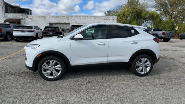 Buick Encore GX Vehicle Full-screen Gallery Image 06