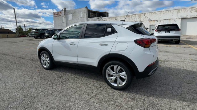 Buick Encore GX Vehicle Full-screen Gallery Image 07