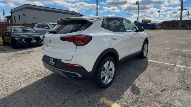 Buick Encore GX Vehicle Full-screen Gallery Image 09