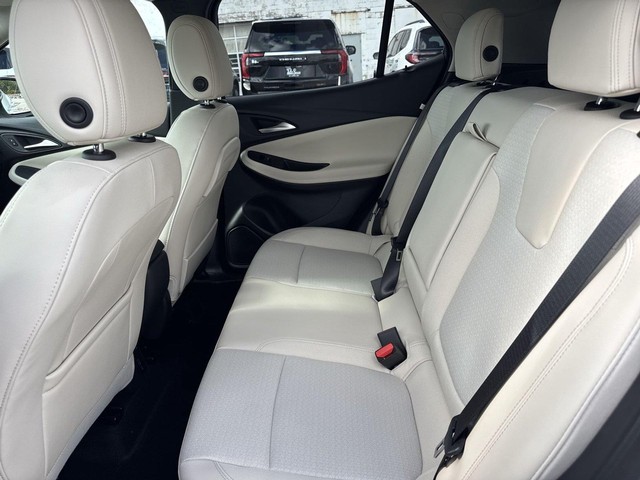 Buick Encore GX Vehicle Full-screen Gallery Image 21