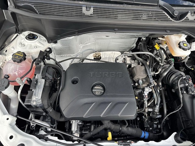 Buick Encore GX Vehicle Full-screen Gallery Image 24