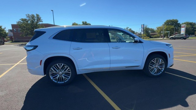 Buick Enclave Vehicle Full-screen Gallery Image 02