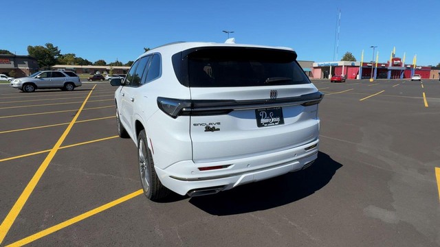 Buick Enclave Vehicle Full-screen Gallery Image 08