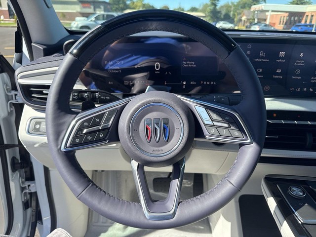 Buick Enclave Vehicle Full-screen Gallery Image 14