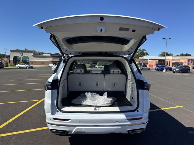 Buick Enclave Vehicle Full-screen Gallery Image 25