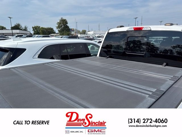 Ford Super Duty F-250 SRW Vehicle Full-screen Gallery Image 11
