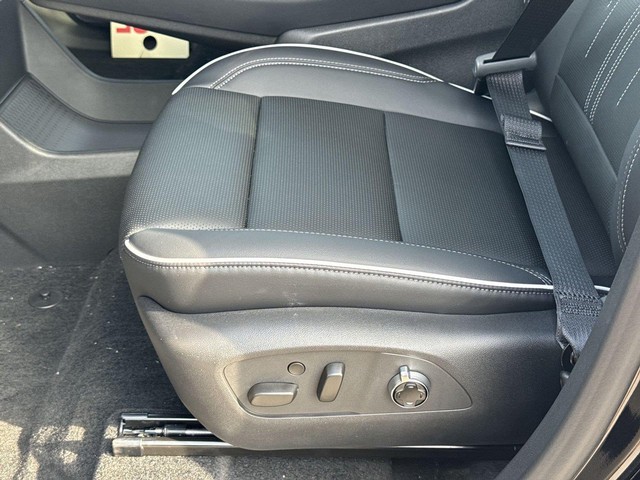 Buick Enclave Vehicle Full-screen Gallery Image 12