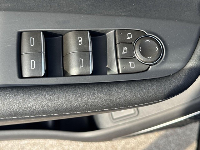 Buick Enclave Vehicle Full-screen Gallery Image 13