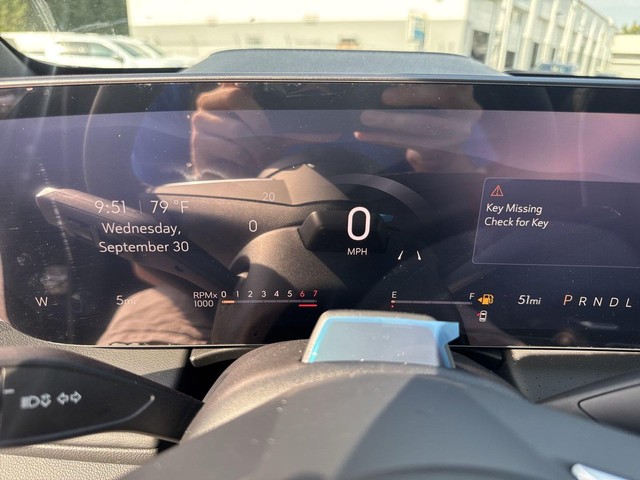 Buick Enclave Vehicle Full-screen Gallery Image 15