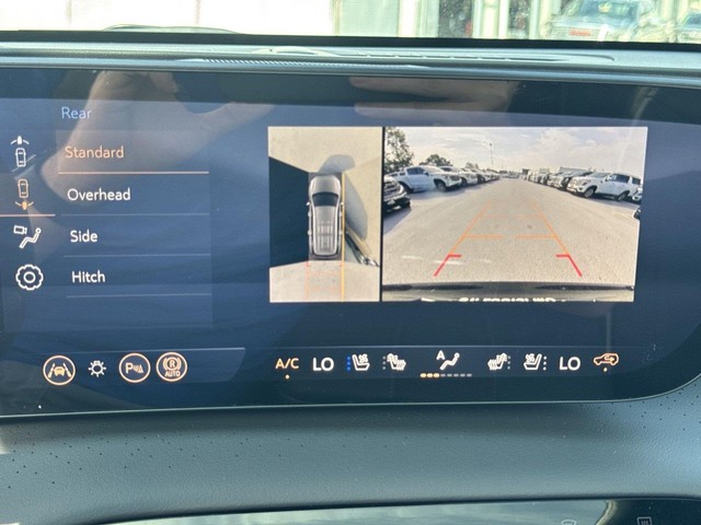 Buick Enclave Vehicle Full-screen Gallery Image 17