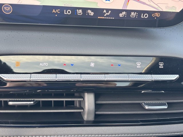 Buick Enclave Vehicle Full-screen Gallery Image 19