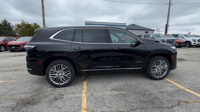 Buick Enclave Vehicle Full-screen Gallery Image 02