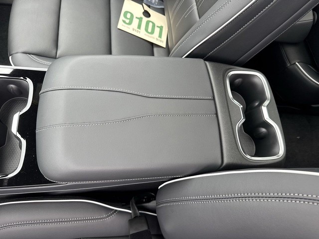 Buick Enclave Vehicle Full-screen Gallery Image 21