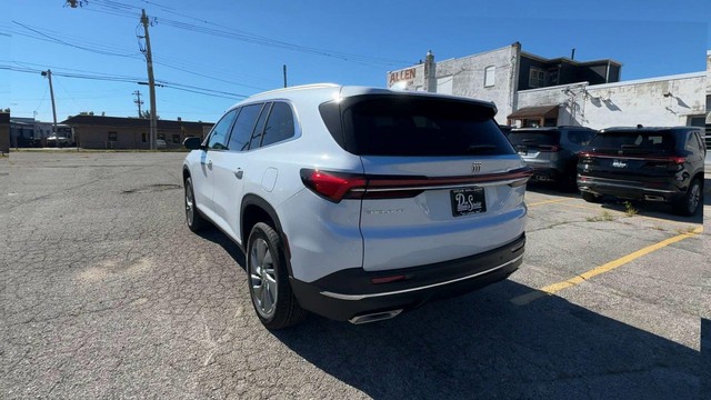 Buick Enclave Vehicle Full-screen Gallery Image 08