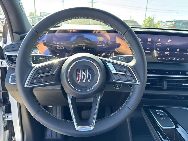 Buick Enclave Vehicle Full-screen Gallery Image 14
