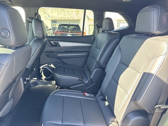 Buick Enclave Vehicle Full-screen Gallery Image 22