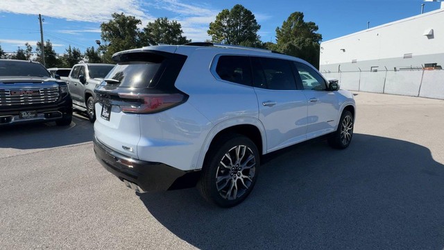 GMC Acadia Vehicle Full-screen Gallery Image 09