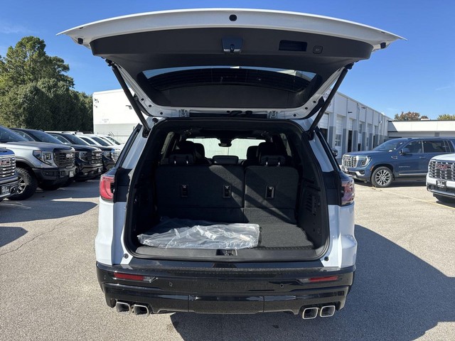 GMC Acadia Vehicle Full-screen Gallery Image 25