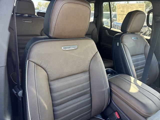 GMC Acadia Vehicle Full-screen Gallery Image 26