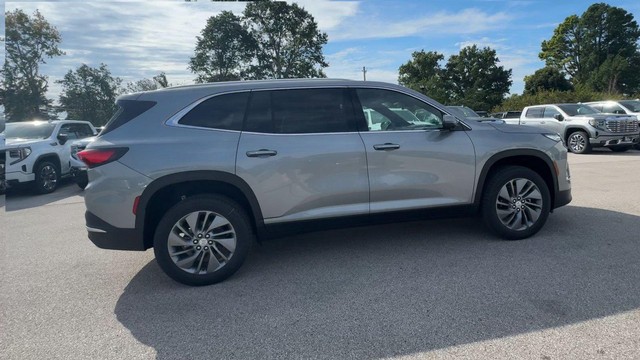 Buick Enclave Vehicle Full-screen Gallery Image 02