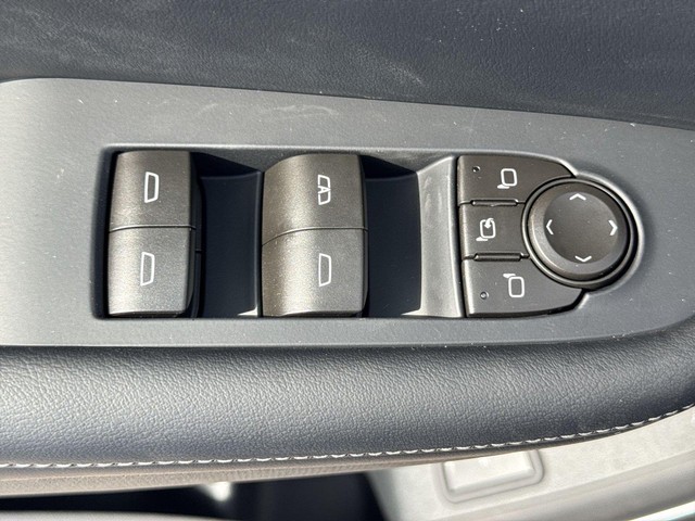 Buick Enclave Vehicle Full-screen Gallery Image 13